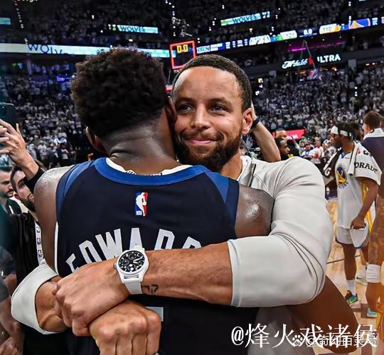 科尔再度葬送比赛!关键时刻执迷三后卫+传切,为何弃用理查德? 科尔再度葬送比赛!关键时刻执迷三后卫+传切,为何弃用理查德?